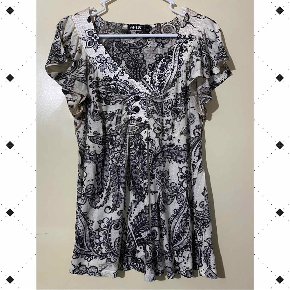 Apt 9 floral blouse, black and white